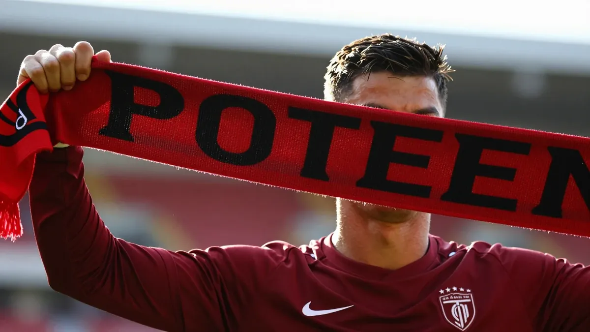 York City's Mark Shelton moves to Grimsby Town on loan for the season, having made just one appearance for the Minstermen